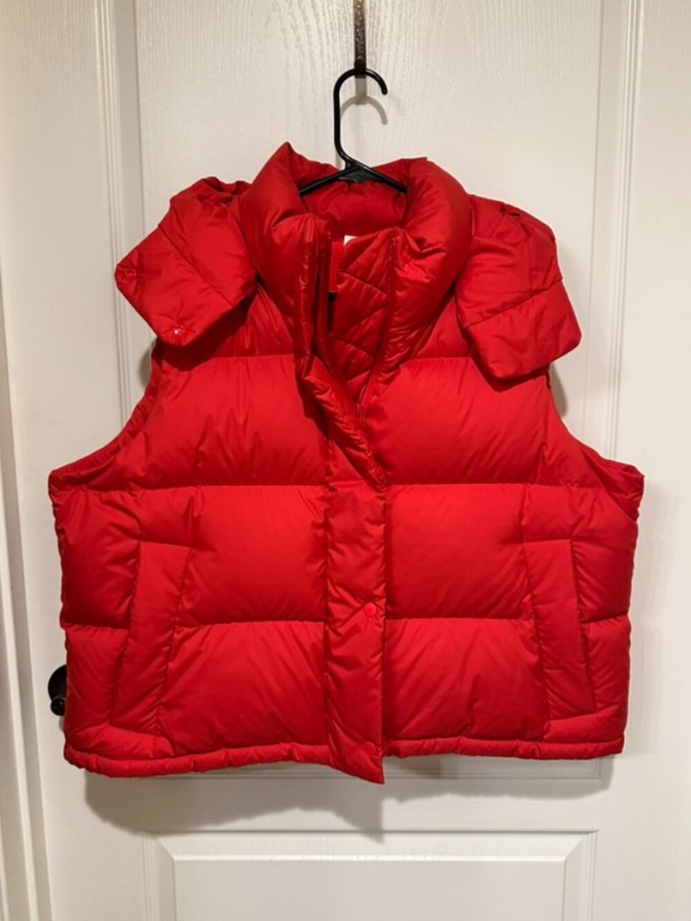 NWOT LULULEMON Wunder Puff Crop Vest Size 12 in Grenadine Red